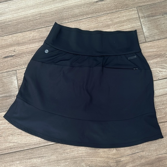 Adidas ladies frill golf skirt size small EUC - Picture 9 of 10
